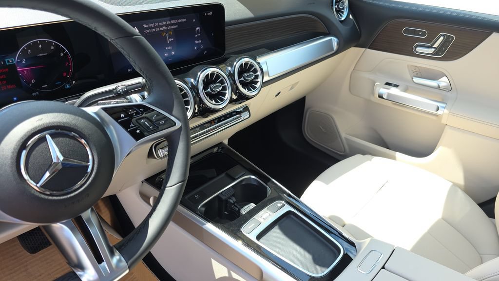 New 2026 Mercedes-Benz GLB 250 image 22