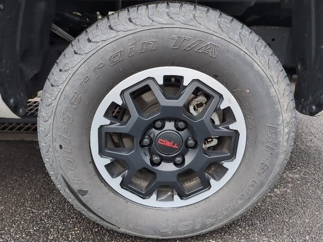 Used 2024 Toyota Tacoma TRD Off-Road w/ TRD Off Road Upgrade Package AWD/4WD image 11
