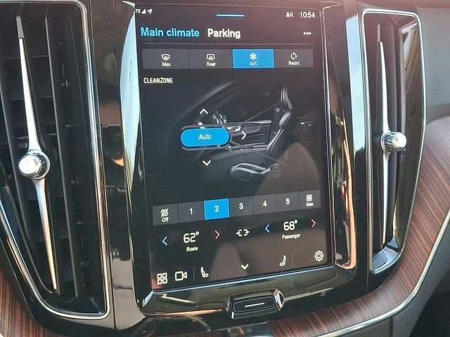 Used 2024 Volvo XC60 B5 Plus w/ Protection Package Premier image 20
