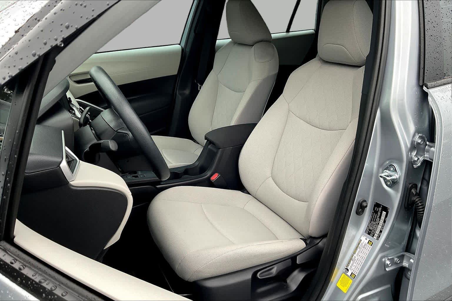 Used 2026 Toyota Corolla Cross L FWD image 8