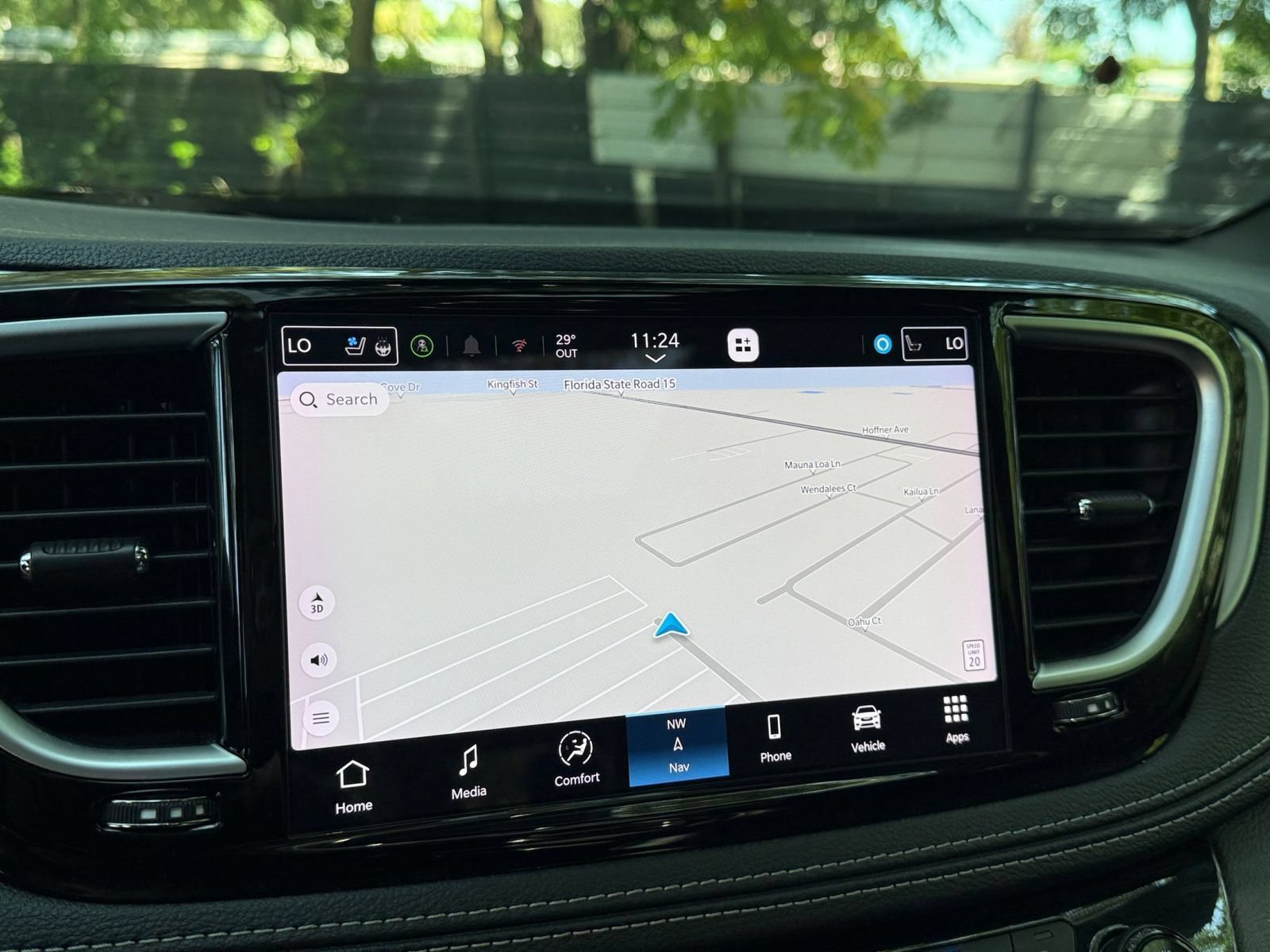Used 2025 Chrysler Pacifica Limited FWD image 20