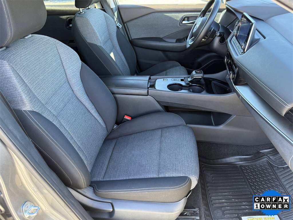 Used 2022 Nissan Rogue SV image 39