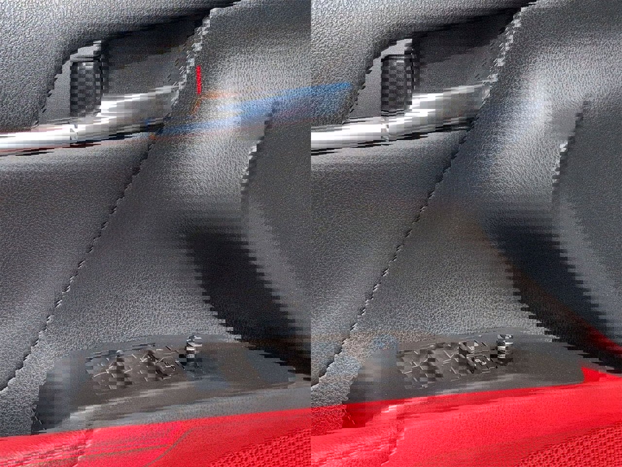 Used 2022 Toyota Camry XSE image 8