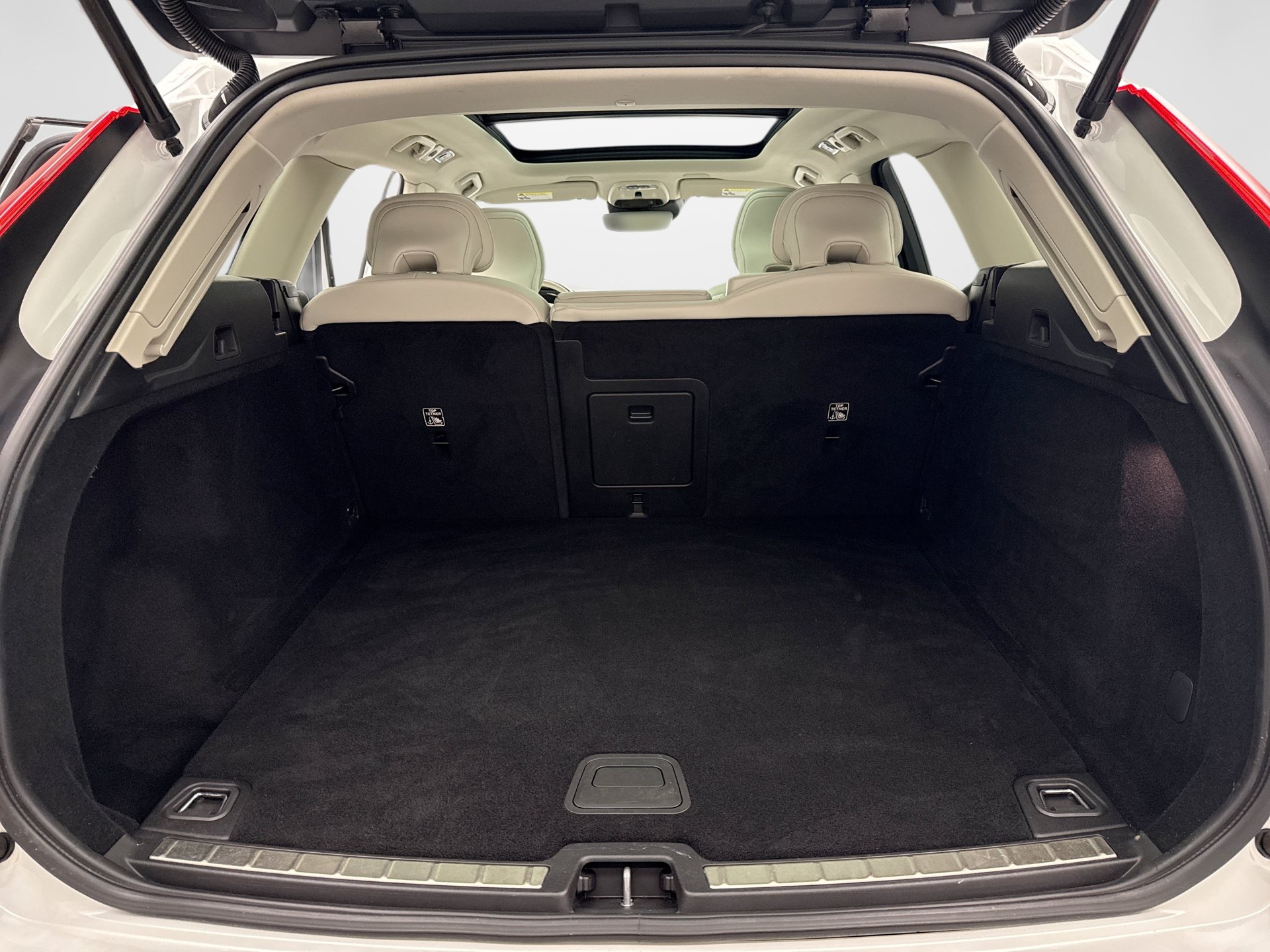 Used 2021 Volvo XC60 T5 Inscription w/ Climate Package AWD/4WD image 22