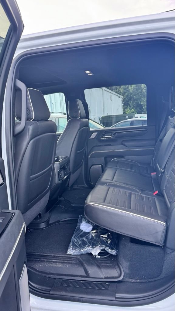 Used 2025 GMC Sierra 2500 AT4X AWD/4WD image 7