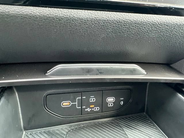 Certified 2026 Kia Sportage EX w/ EX Panoramic Sunroof Package AWD/4WD image 38