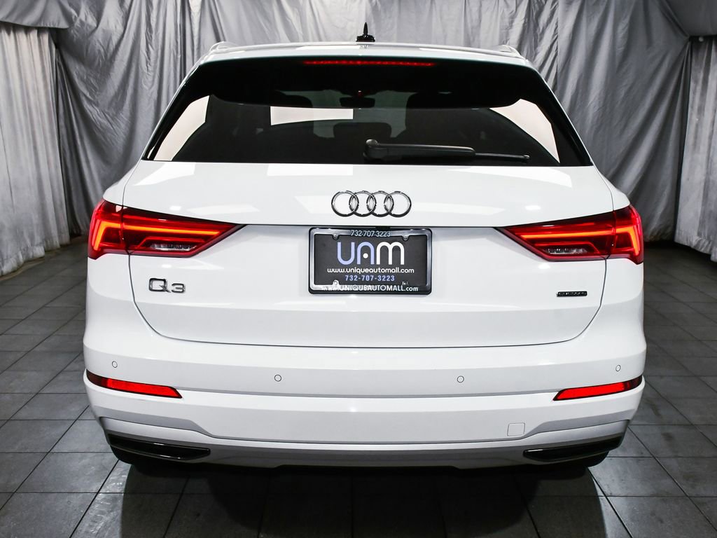 Used 2022 Audi Q3 2.0T Premium w/ Convenience Package image 5