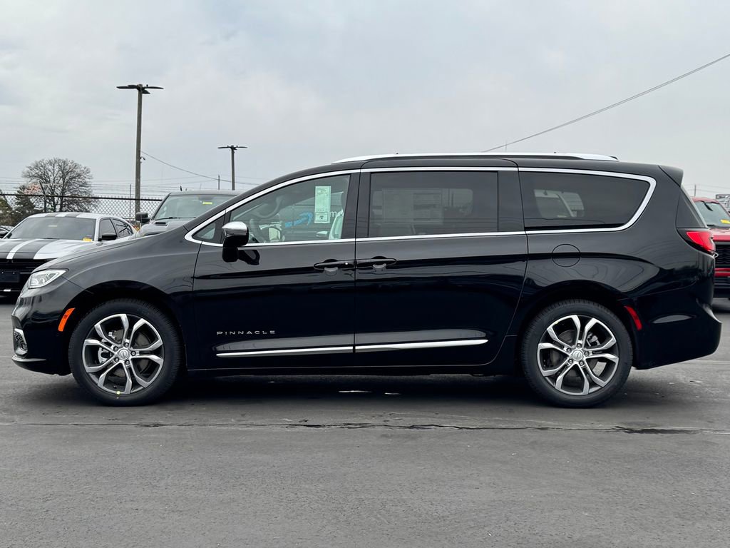 New 2026 Chrysler Pacifica Pinnacle image 4
