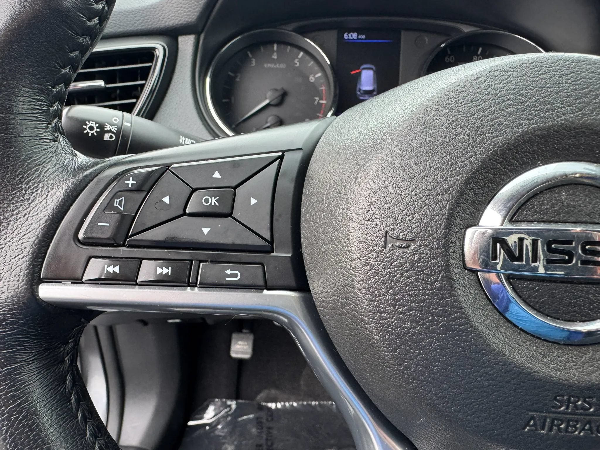 Used 2018 Nissan Rogue S w/ S Value Package AWD/4WD image 31