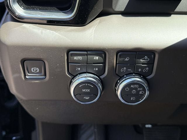 New 2026 GMC Sierra 3500 Denali w/ Denali Reserve Package AWD/4WD image 23