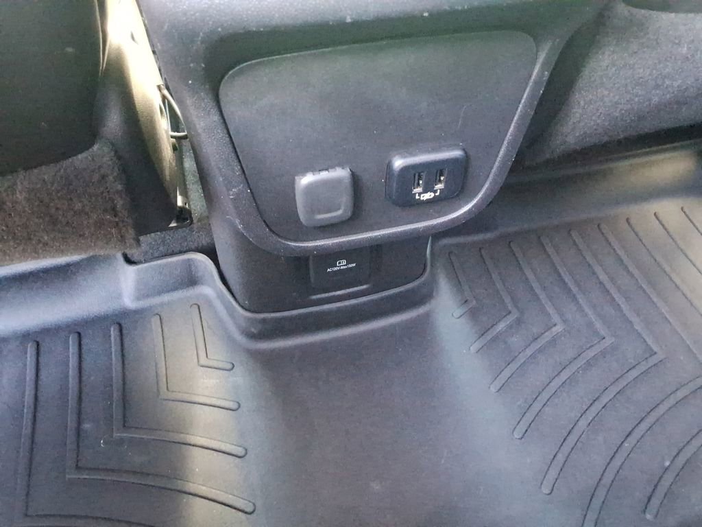 Used 2018 Chevrolet Equinox Premier FWD image 20