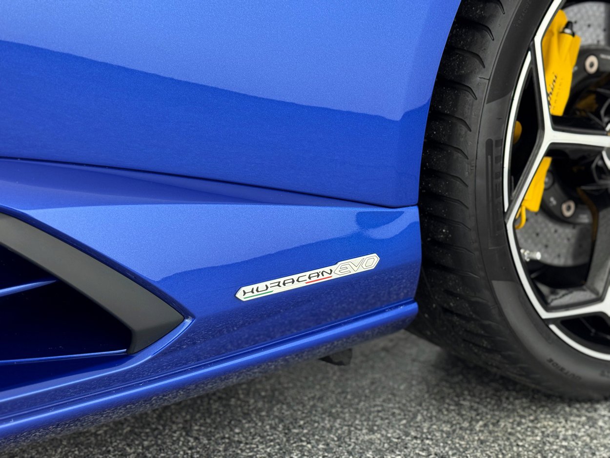 Used 2020 Lamborghini Huracan EVO image 43
