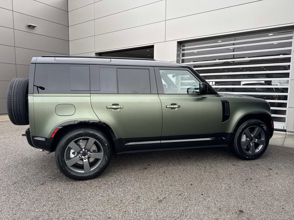 New 2026 Land Rover Defender 110 X-Dynamic SE image 7