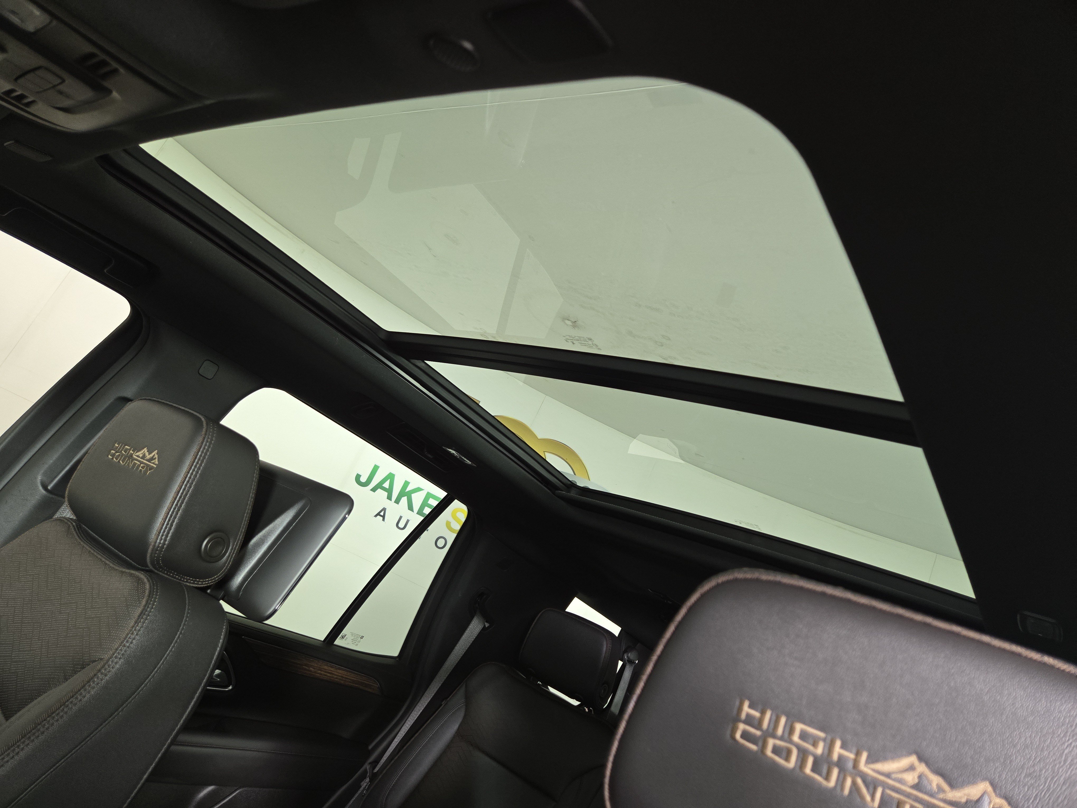 Certified 2023 Chevrolet Tahoe High Country w/ Advanced Technology Package AWD/4WD image 23