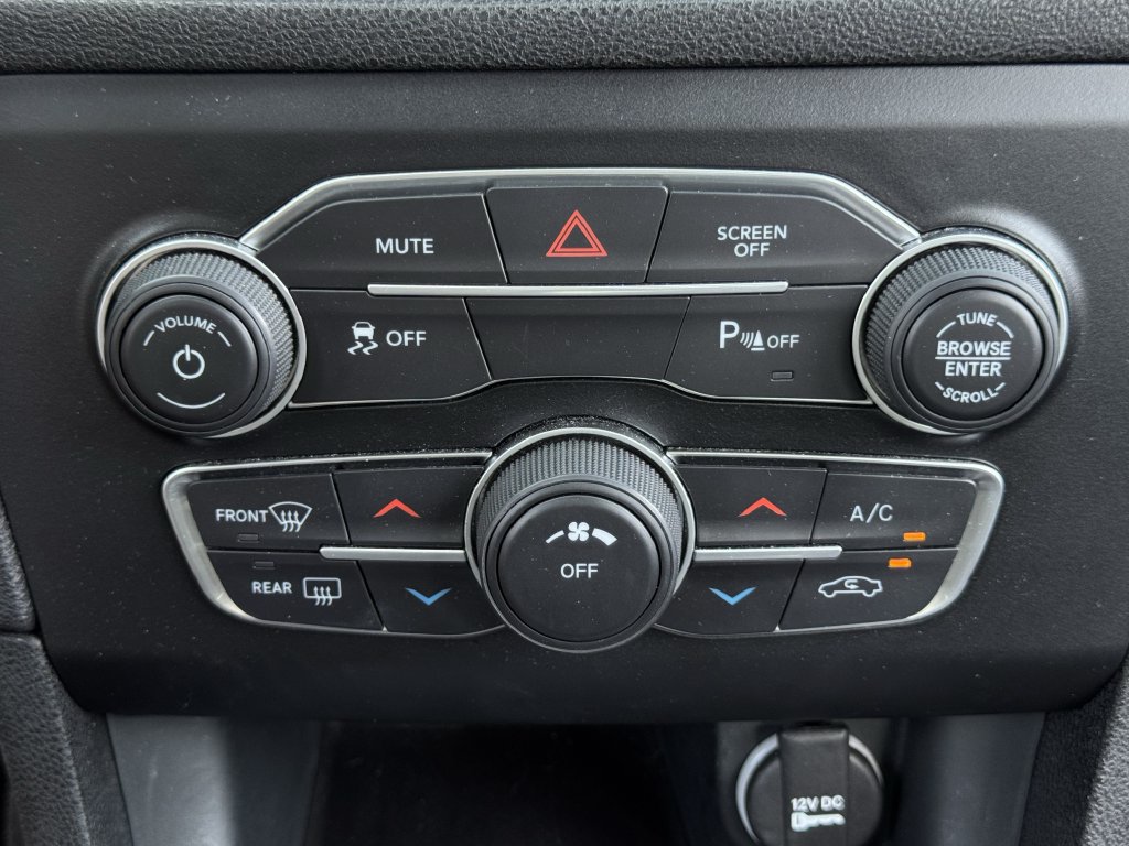 Used 2023 Dodge Charger SXT RWD image 18