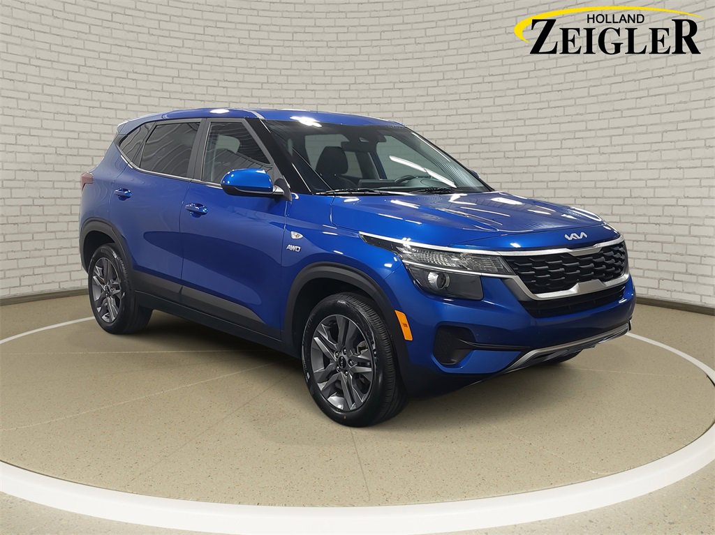 Used 2023 Kia Seltos LX image 3