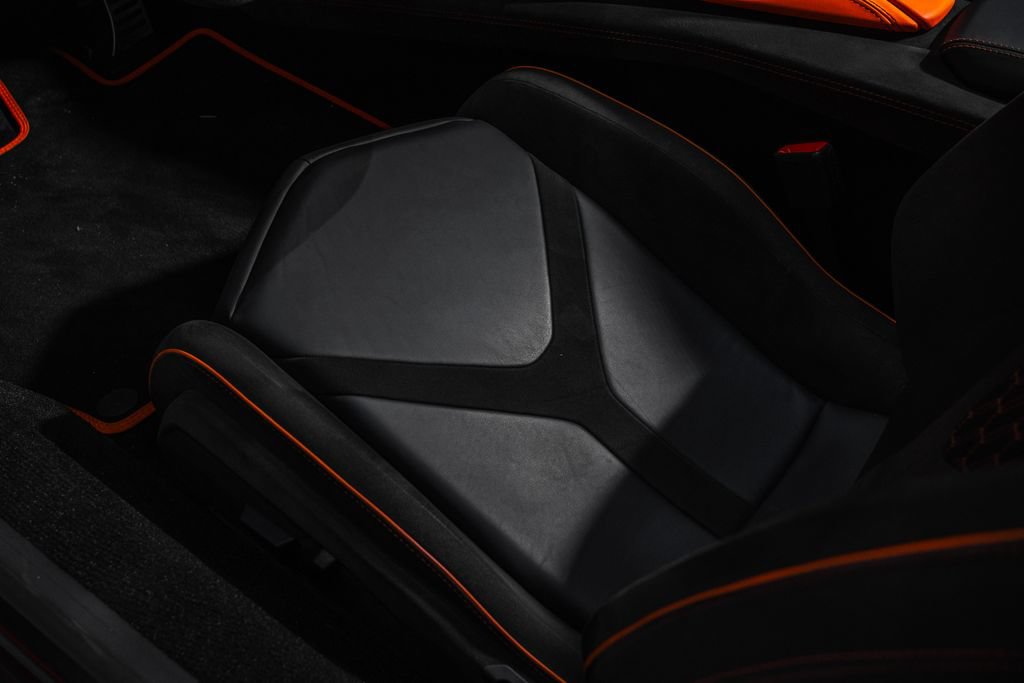 Used 2024 Lamborghini Revuelto AWD/4WD image 45