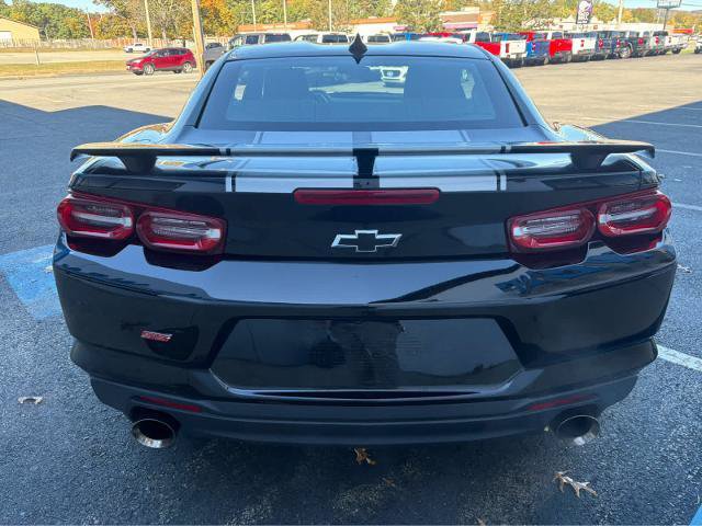 Used 2024 Chevrolet Camaro LT w/ Technology Package RWD image 6