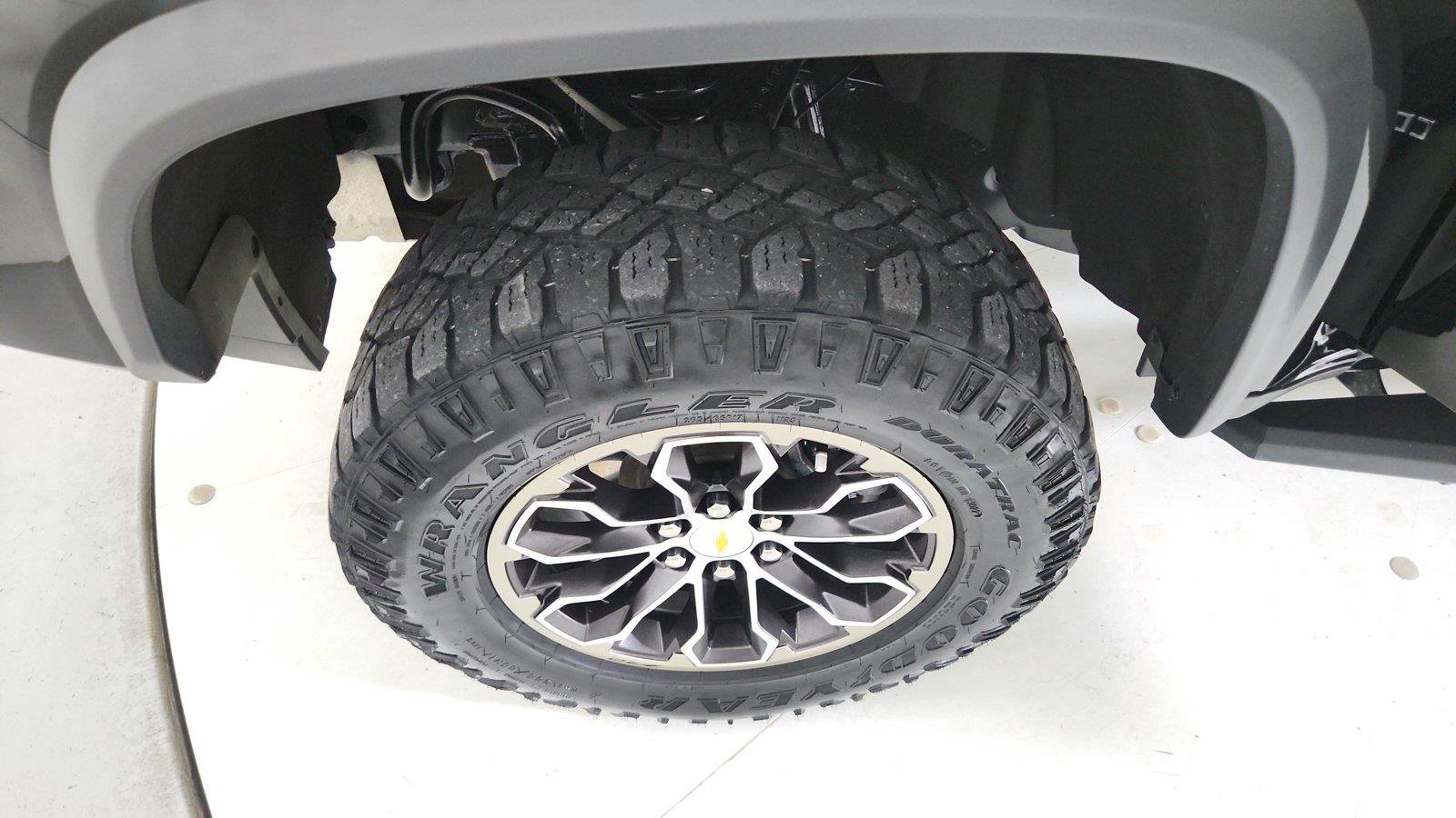 Used 2022 Chevrolet Colorado ZR2 AWD/4WD image 35