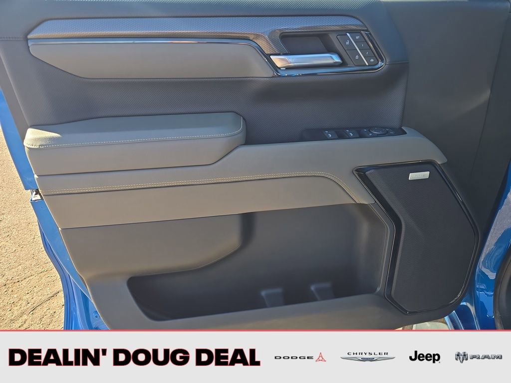 Used 2022 Chevrolet Silverado 1500 ZR2 w/ Technology Package image 11