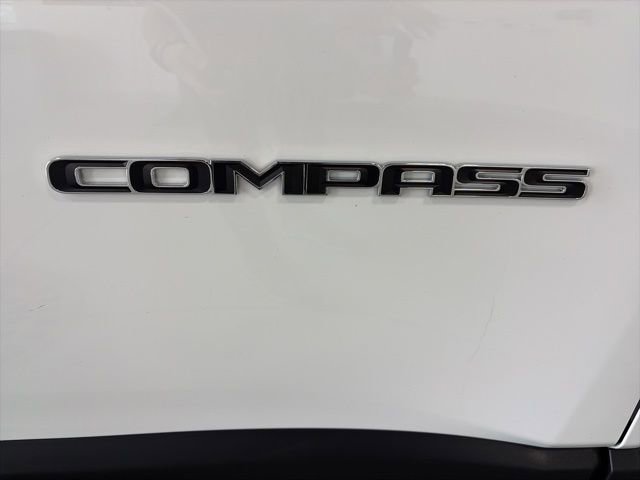 Used 2024 Jeep Compass Limited image 8