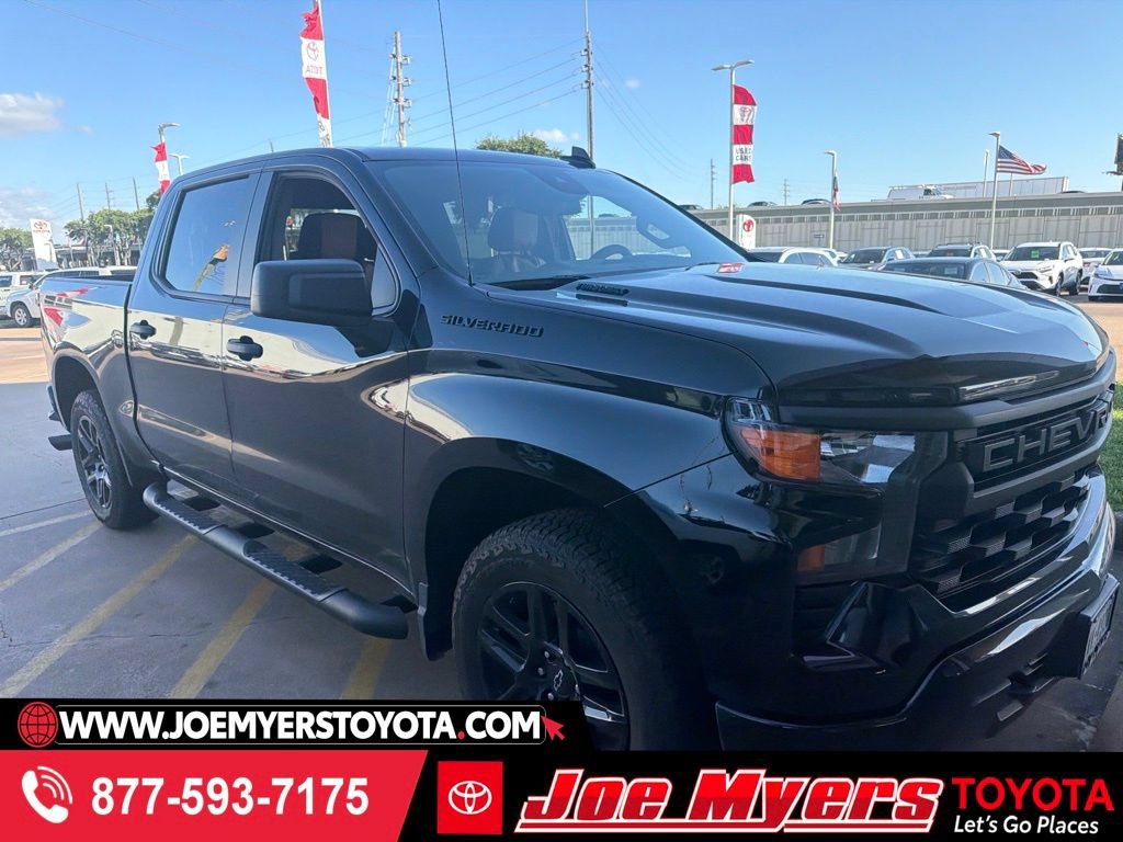 Used 2026 Chevrolet Silverado 1500 Custom w/ Turbomax Blackout Package RWD image 1