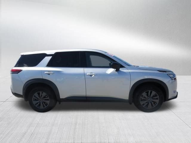 Used 2023 Nissan Pathfinder S AWD/4WD image 2