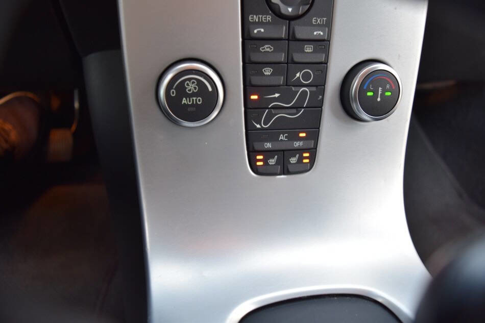 Used 2011 Volvo V50 T5 image 60