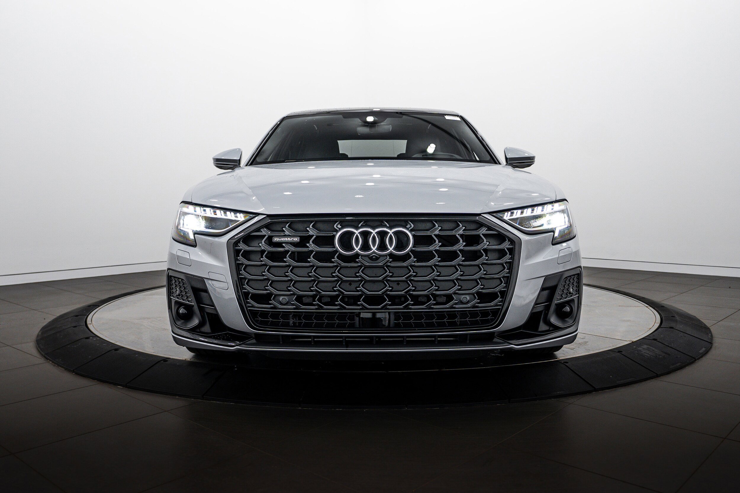 Used 2025 Audi A8 L 3.0T AWD/4WD image 28