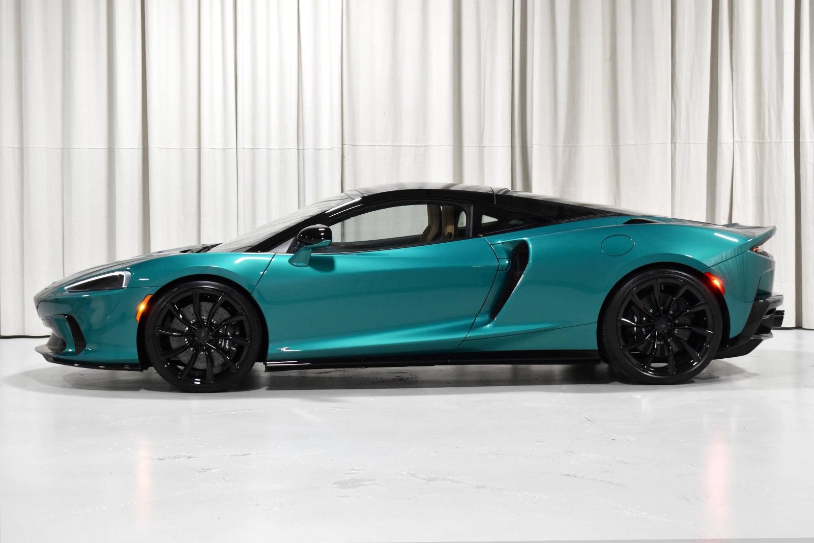 New 2027 McLaren GTS RWD image 8