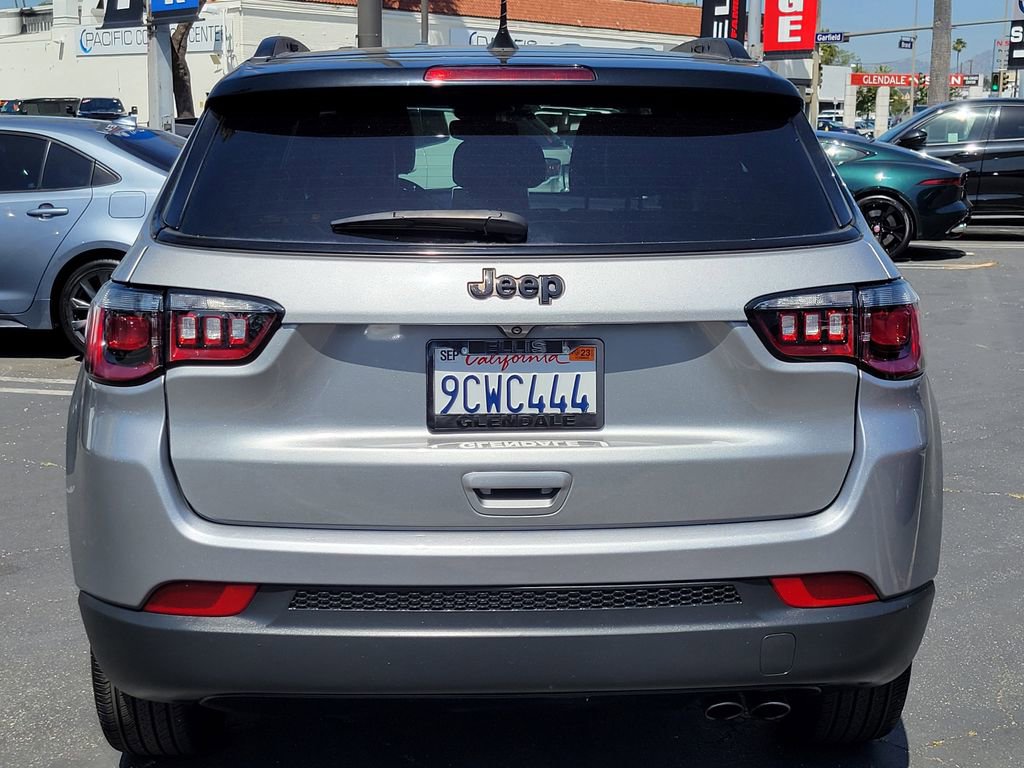 Used 2022 Jeep Compass Latitude FWD image 23