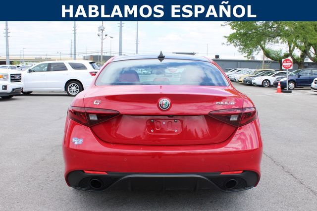 Used 2022 Alfa Romeo Giulia Veloce AWD/4WD image 4