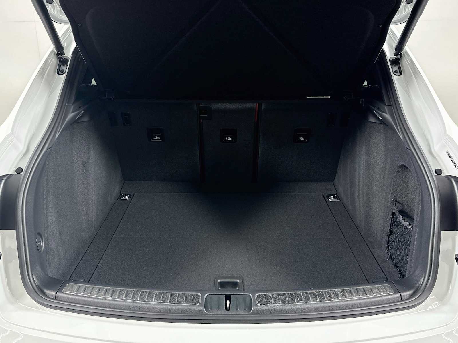 Certified 2025 Porsche Macan S AWD/4WD image 27