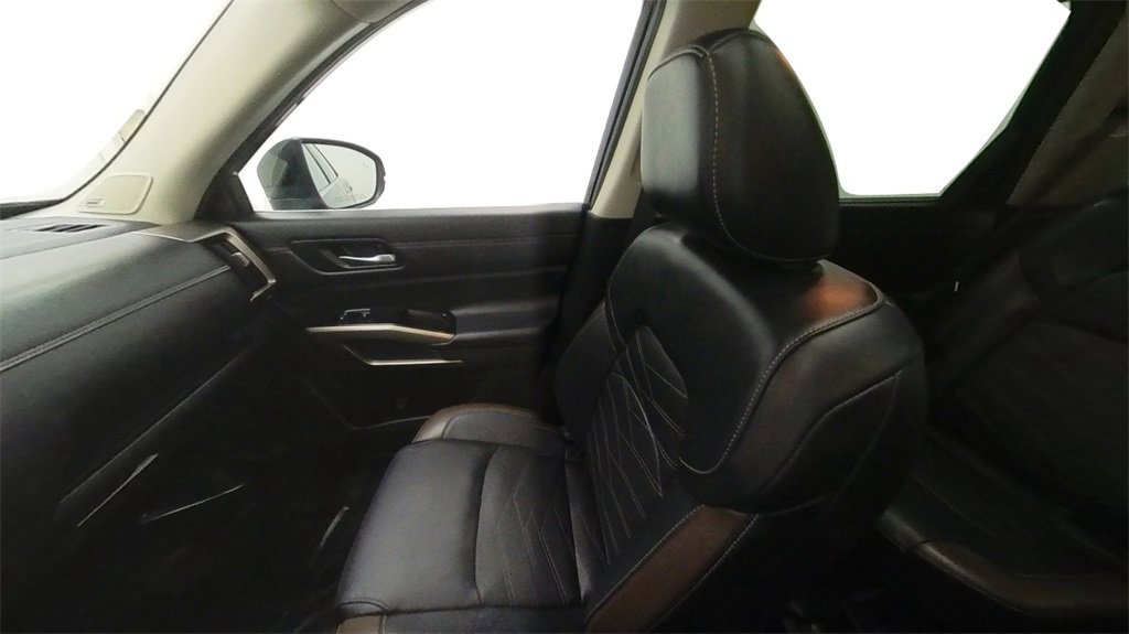 Certified 2022 Nissan Pathfinder Platinum w/ Cargo Package image 32