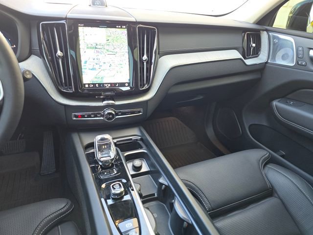 Used 2025 Volvo XC60 T8 Ultra w/ Protection Package Premier image 28