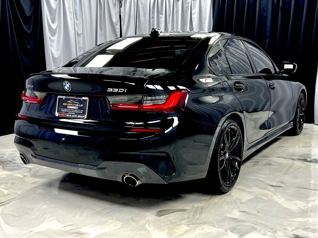 Used 2022 BMW 330i xDrive Sedan w/ M Sport Package image 6