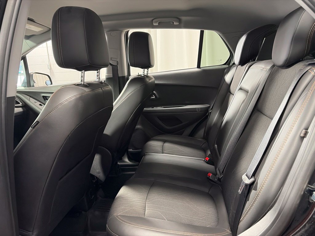 Used 2019 Chevrolet Trax LT w/ LT Convenience Package AWD/4WD image 23