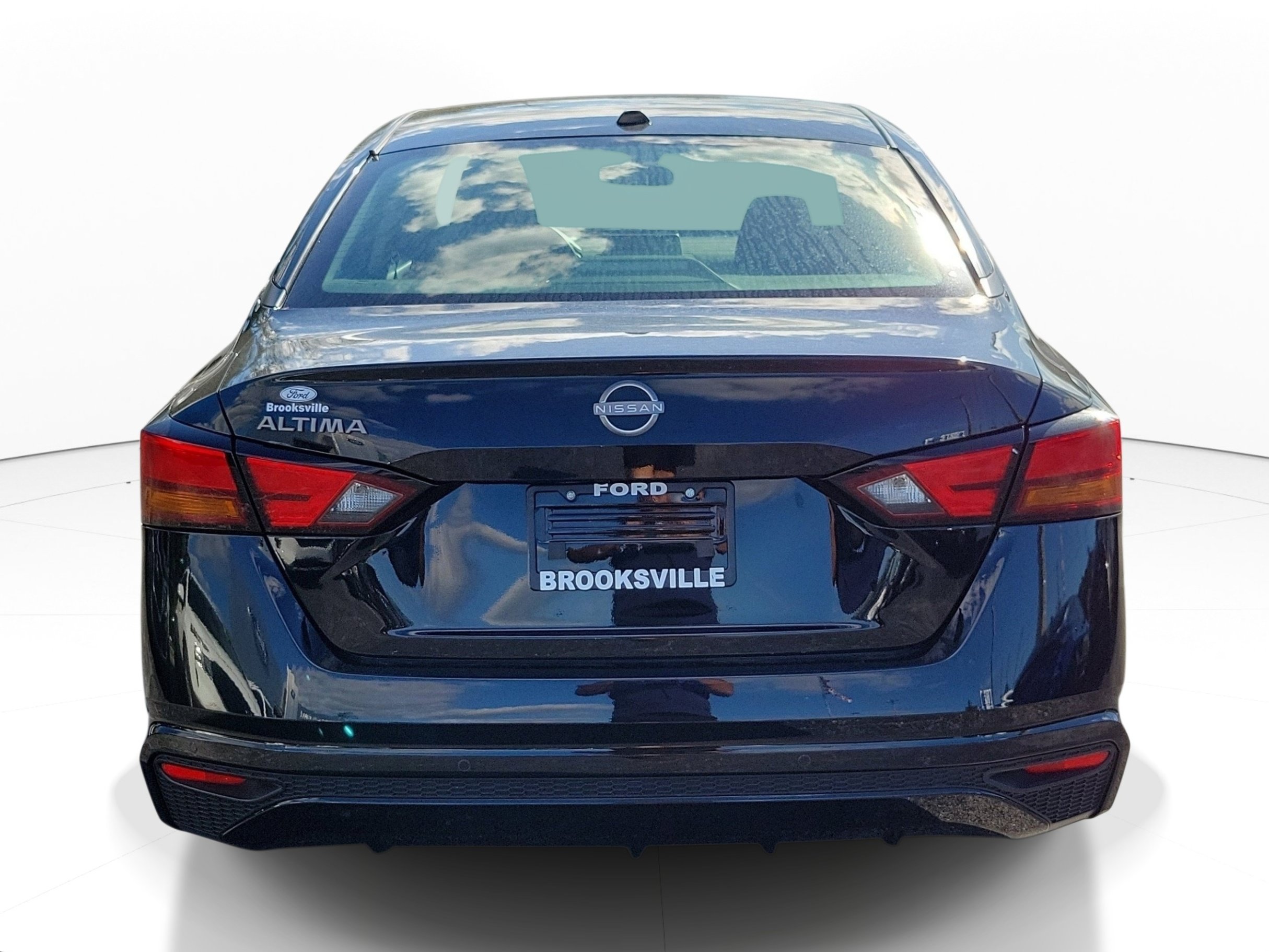 Used 2025 Nissan Altima 2.5 S FWD image 3