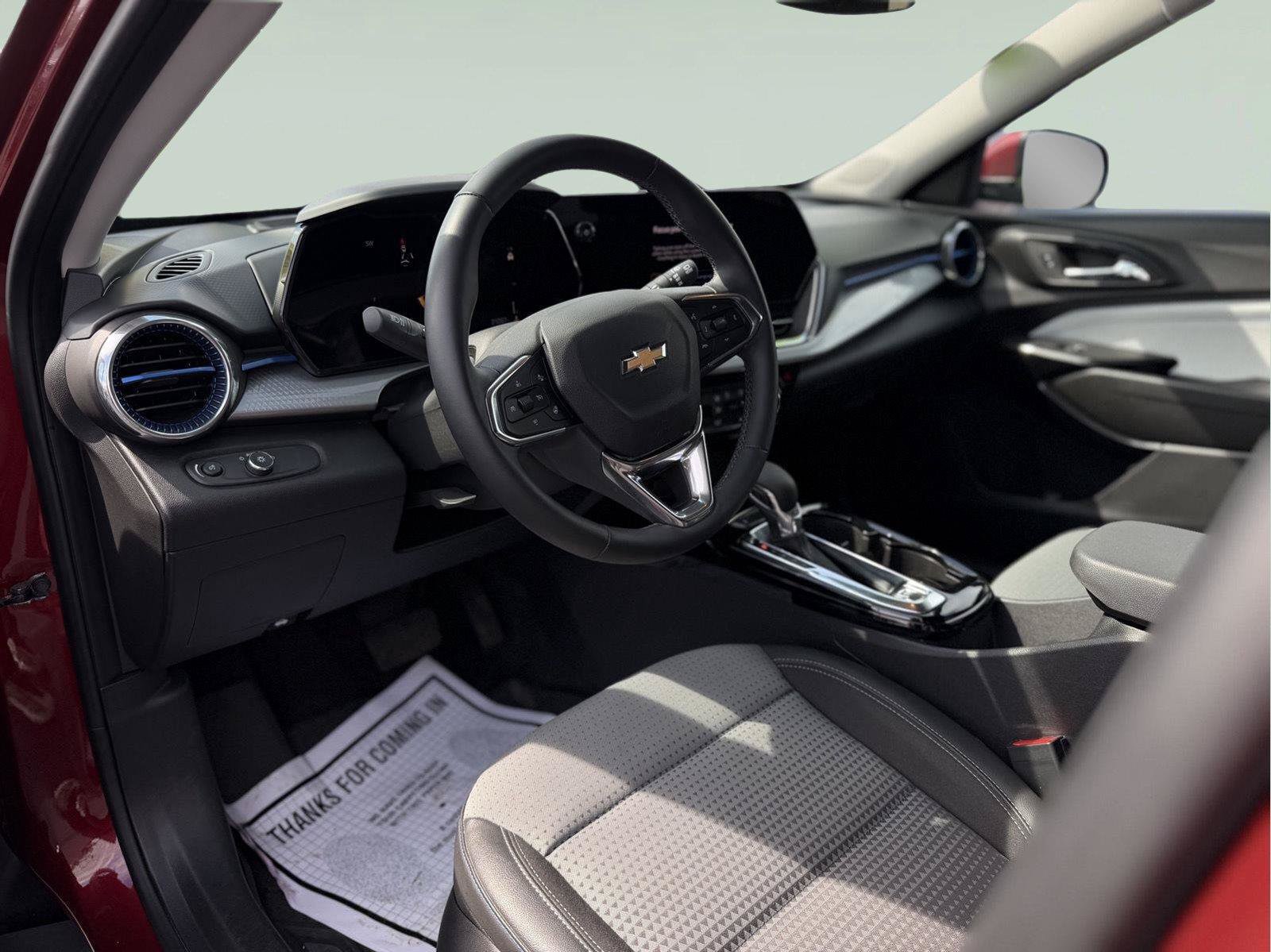 Used 2024 Chevrolet Trax LT w/ Driver Confidence Package FWD image 17
