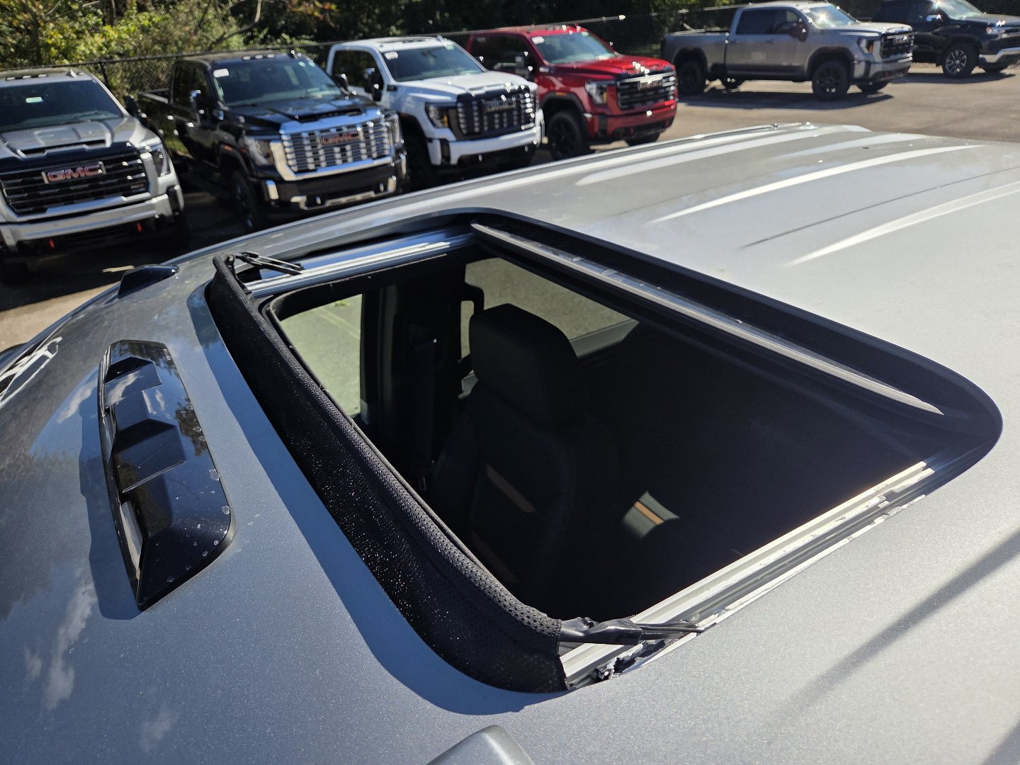 New 2026 GMC Sierra 2500 AT4 w/ AT4 Premium Plus Package AWD/4WD image 5