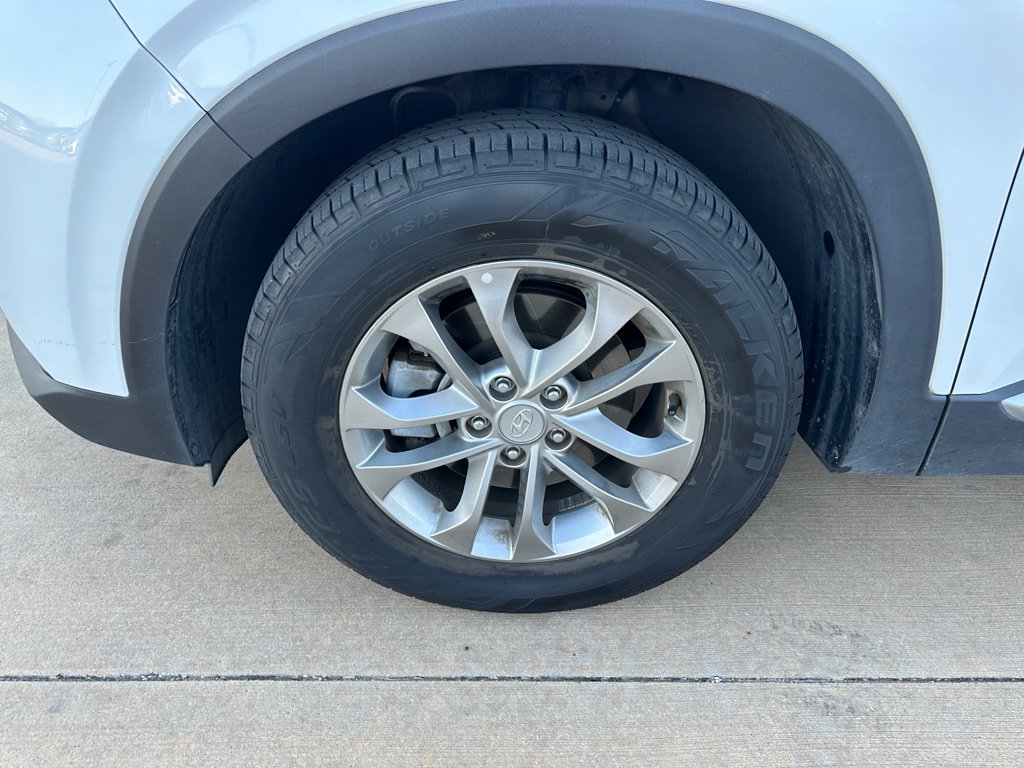 Used 2019 Hyundai Santa Fe SEL image 28