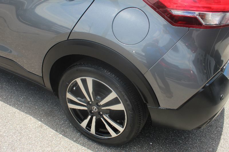 Used 2020 Nissan Kicks SV image 5
