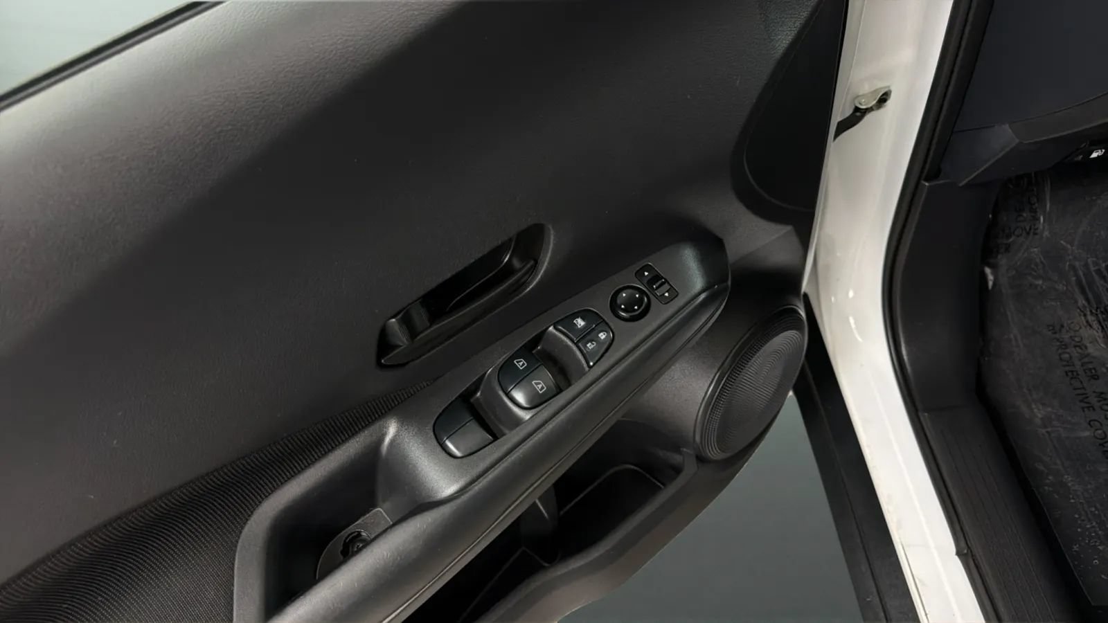 Used 2022 Nissan Kicks S FWD image 18