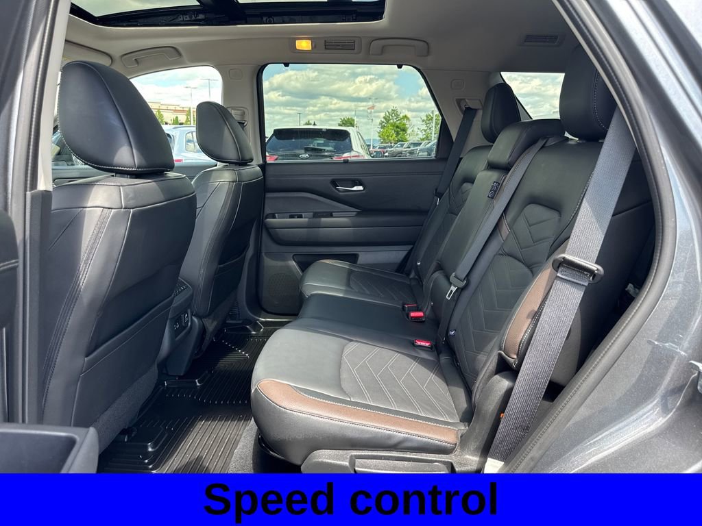 Used 2025 Nissan Pathfinder Platinum w/ Cargo Package AWD/4WD image 20