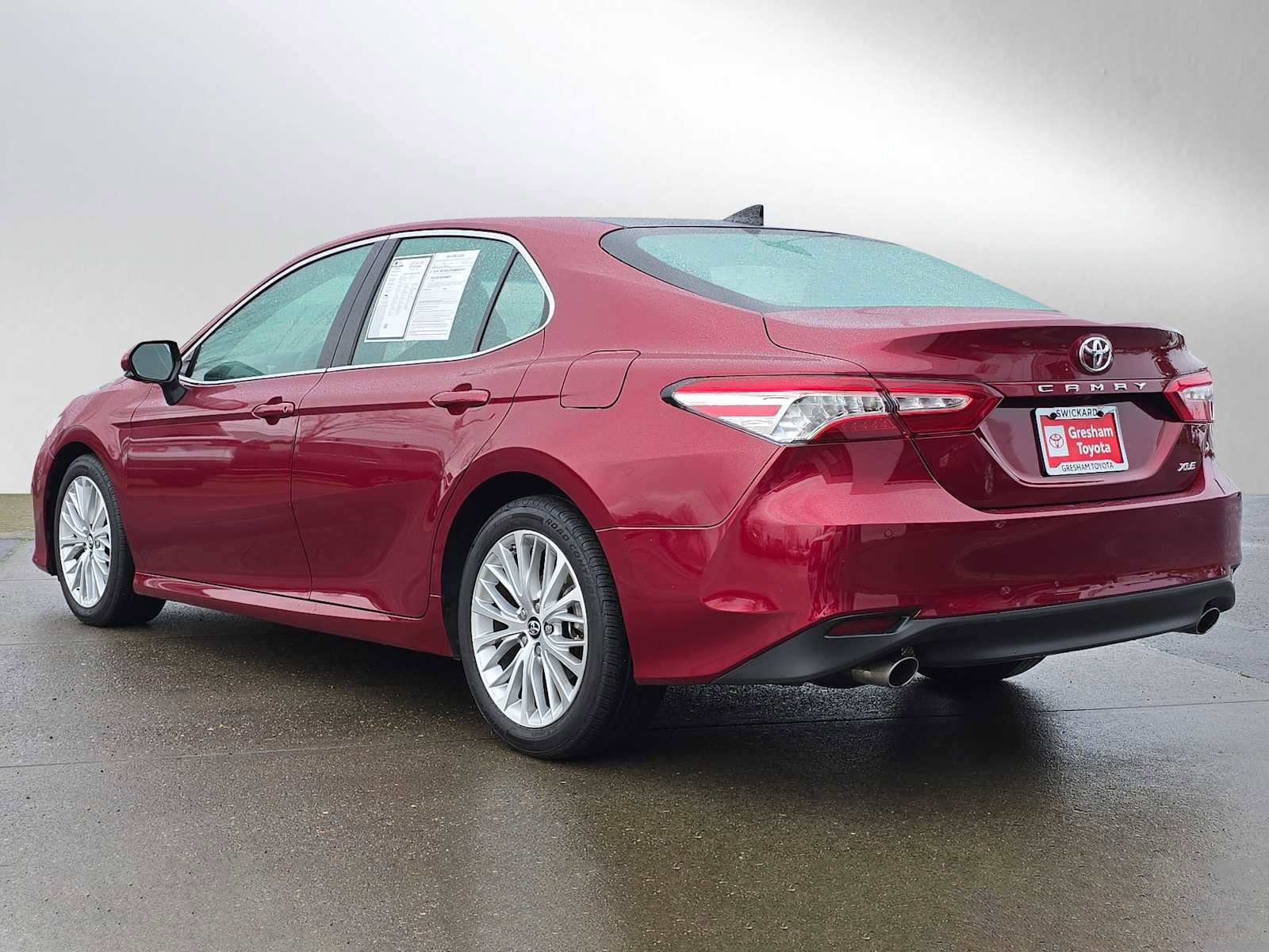 Certified 2018 Toyota Camry XLE image 5