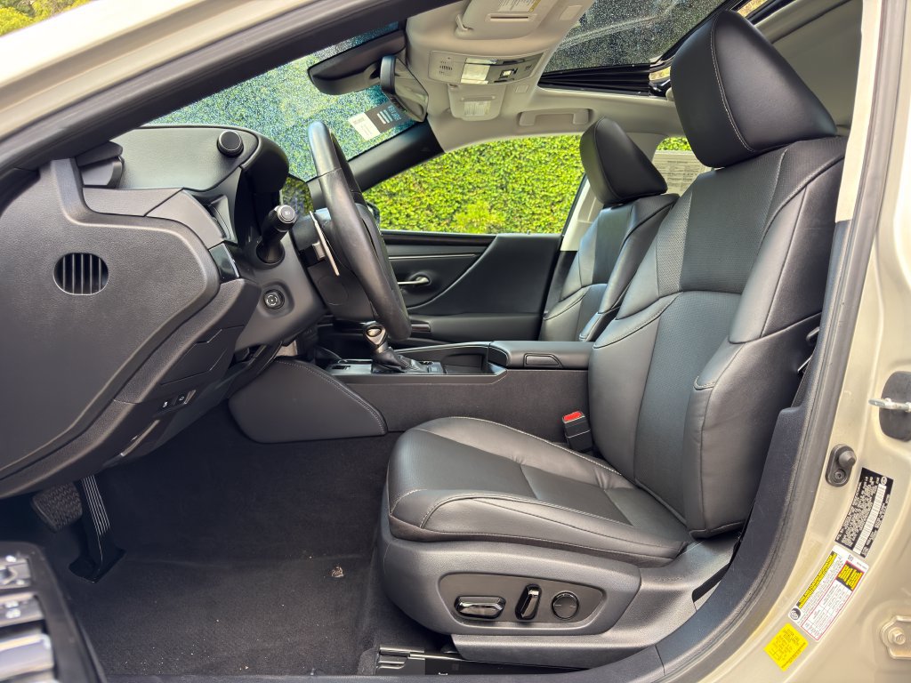 Certified 2025 Lexus ES 350 w/ Premium Package FWD image 16