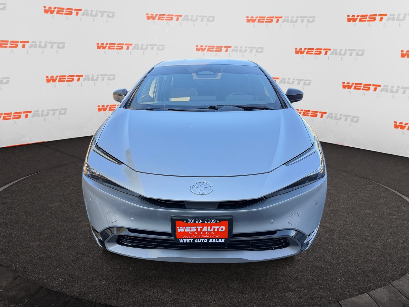 Used 2023 Toyota Prius XLE FWD image 8