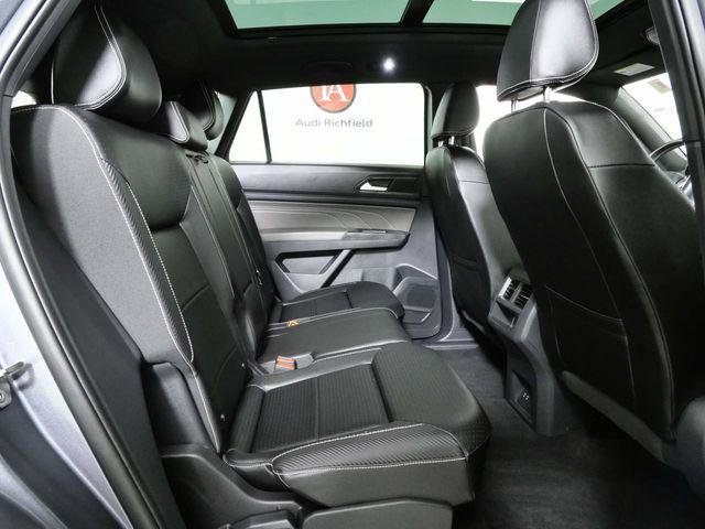 Used 2023 Volkswagen Atlas Cross Sport SE w/ Panoramic Sunroof Package image 13
