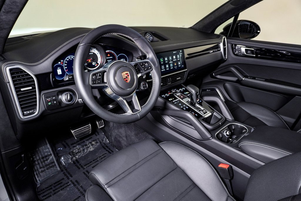 Certified 2023 Porsche Cayenne GTS image 4