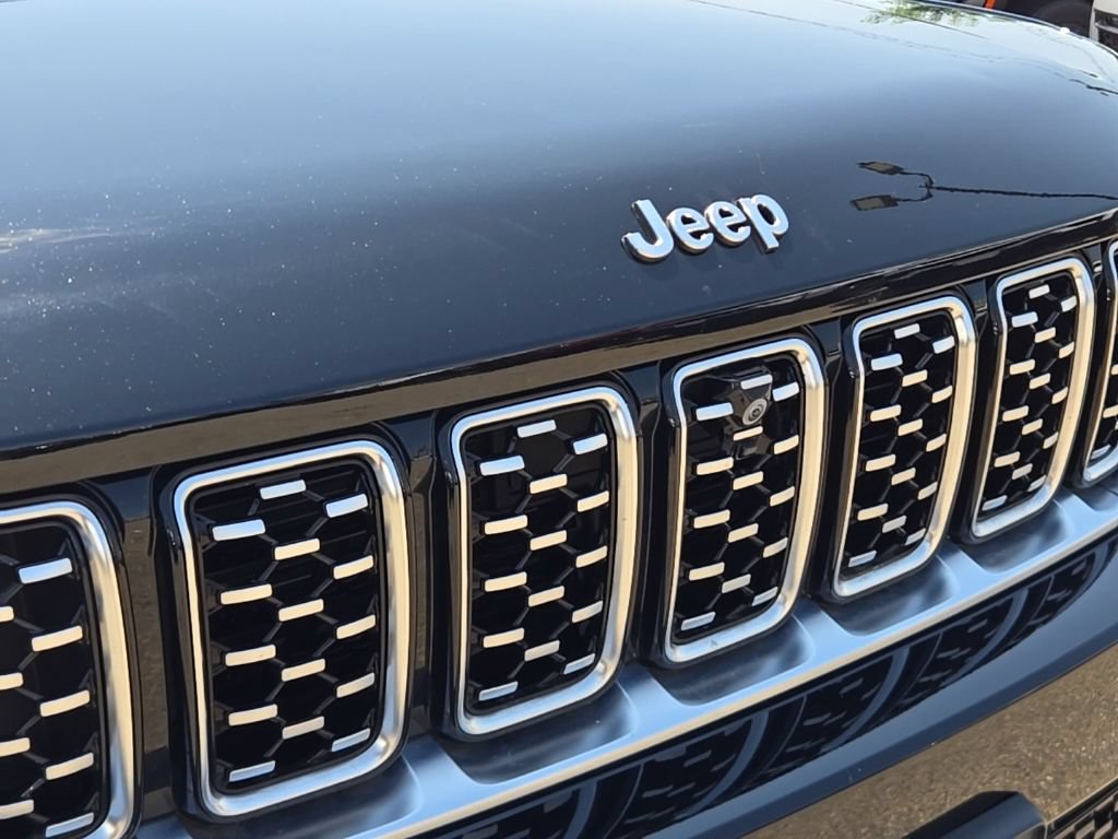 Certified 2023 Jeep Grand Cherokee Summit AWD/4WD image 4